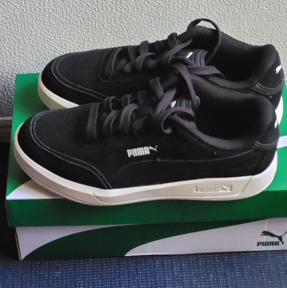 Puma Black and White Club Pearl Sneakers 7.5 (without box)
